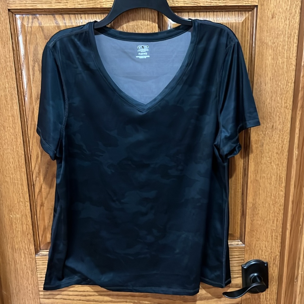 Athletic works quick dry tee. Size XL. New